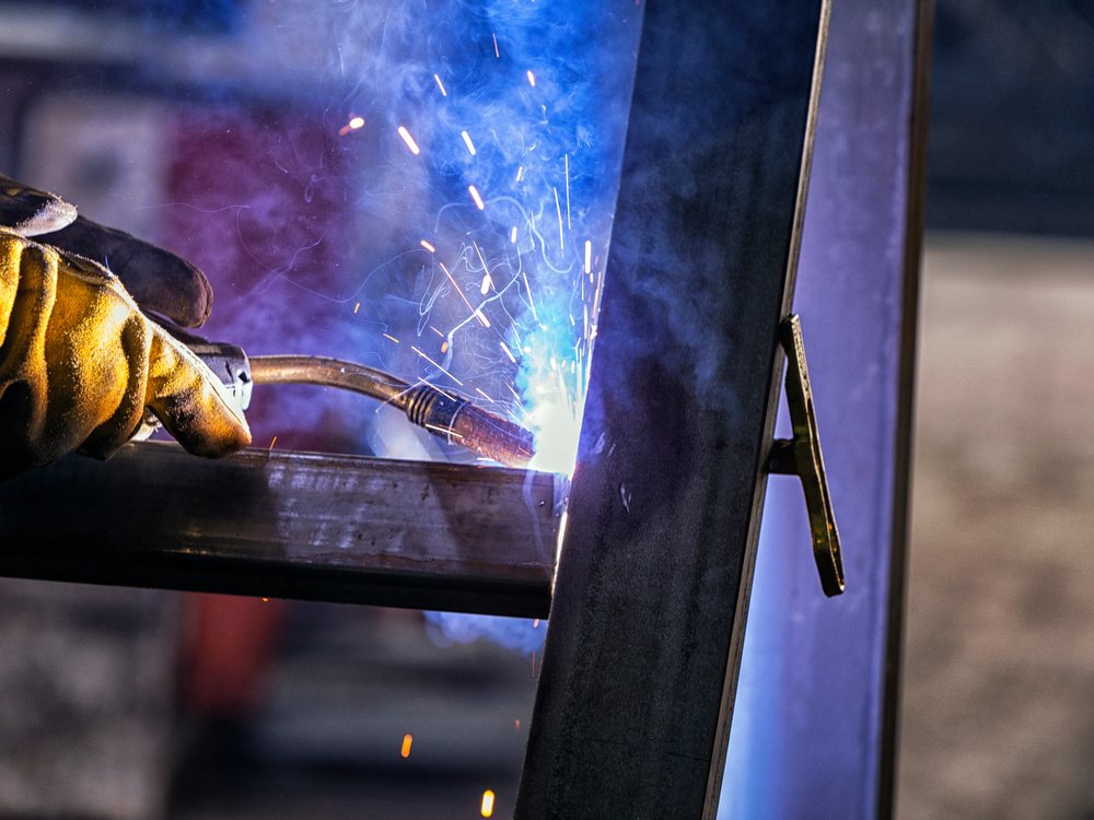 Structural weld repair on construction equipment